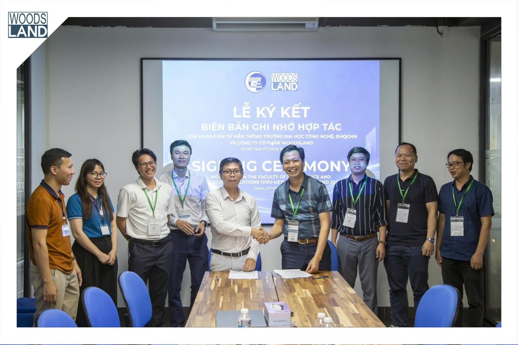 WOODSLAND KÝ KẾT BIÊN BẢN GHI NHỚ HỢP TÁC (MOU) VỚI KHOA ĐIỆN TỬ – VIỄN THÔNG, ĐẠI HỌC CÔNG NGHỆ – ĐHQG HÀ NỘI